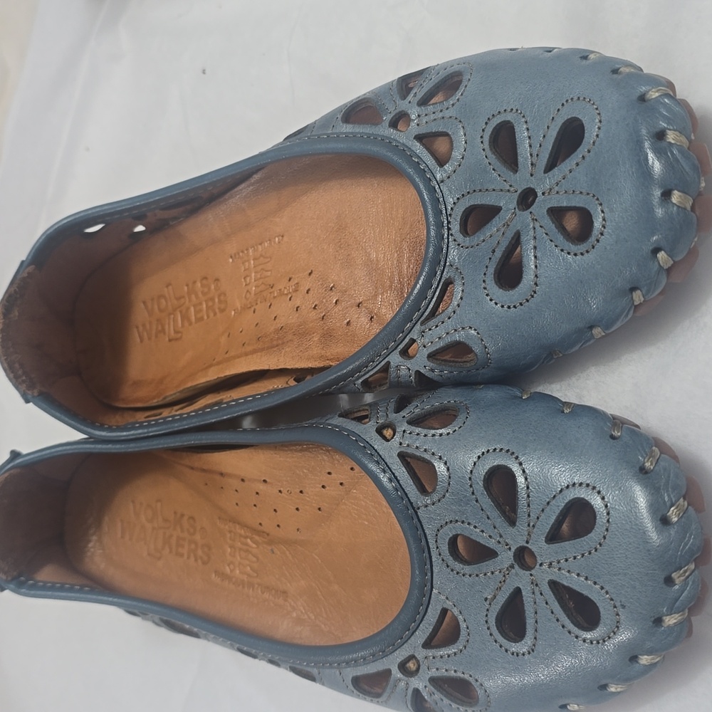 Women's Blue Floral Cutout Leather Flats